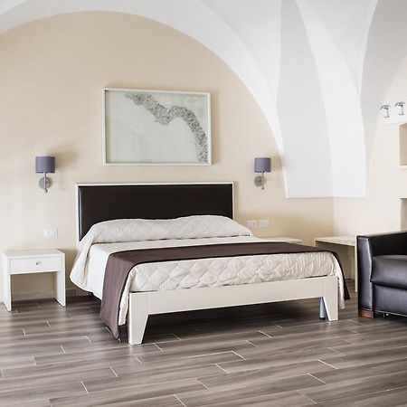Faro Bianco Gallipoli - Suites & Apartments エクステリア 写真