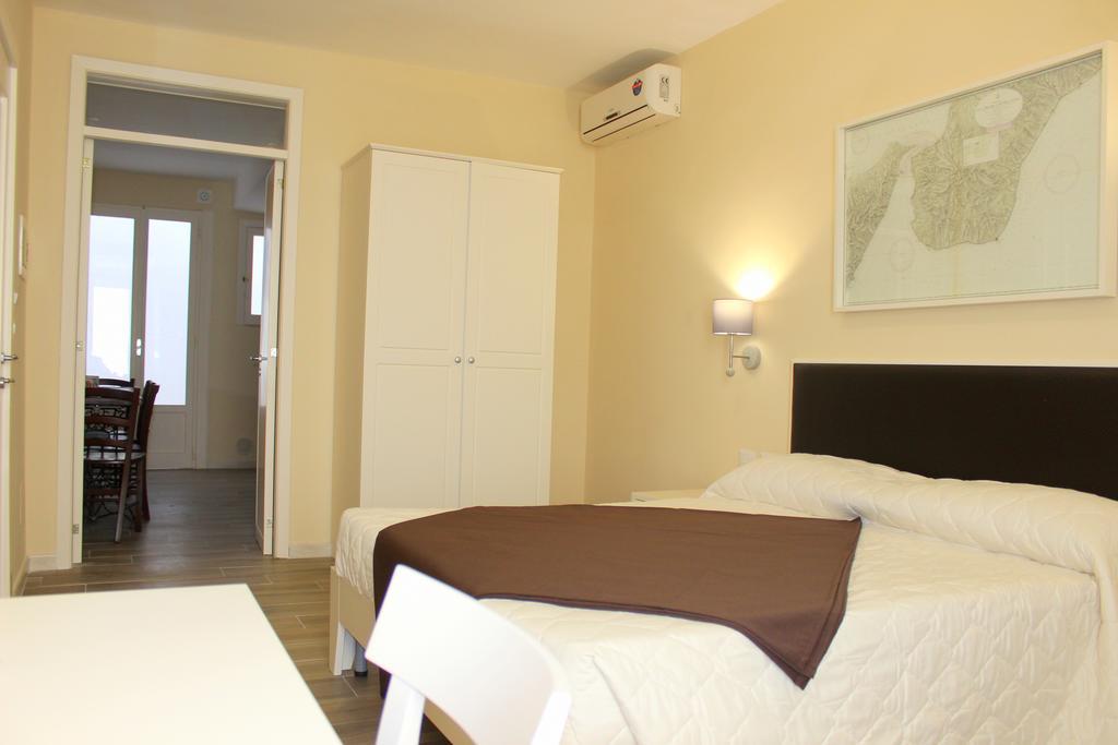 Faro Bianco Gallipoli - Suites & Apartments エクステリア 写真