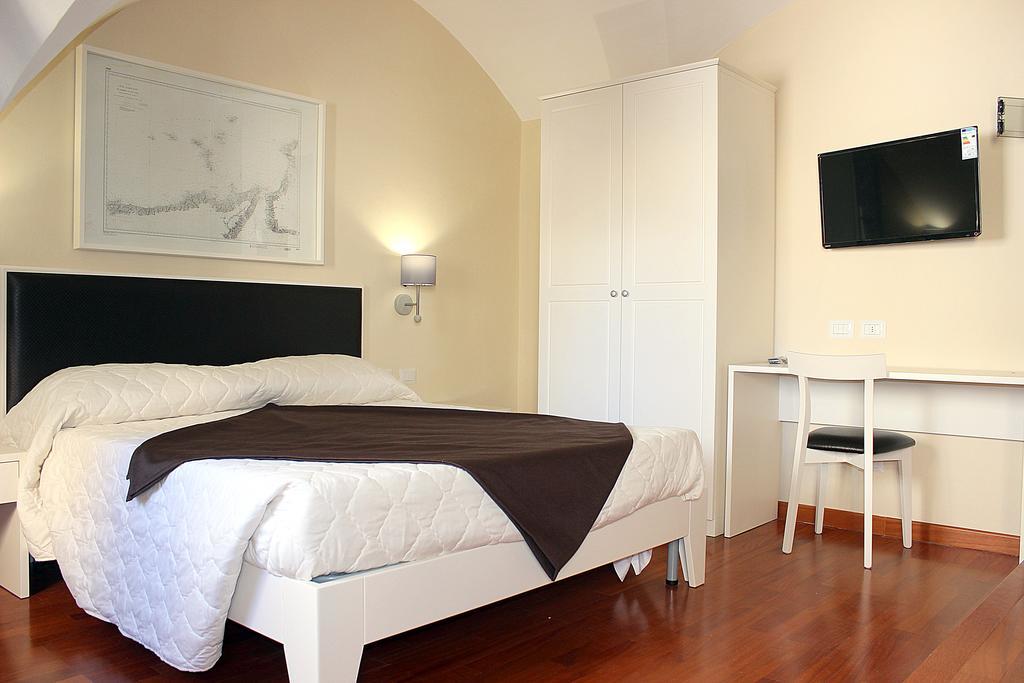 Faro Bianco Gallipoli - Suites & Apartments エクステリア 写真