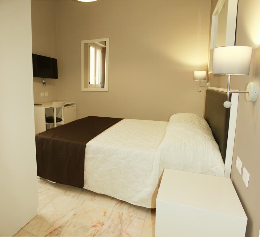 Faro Bianco Gallipoli - Suites & Apartments エクステリア 写真